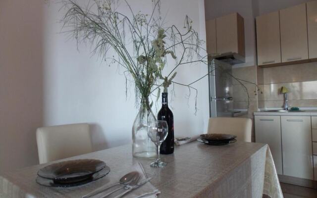 Tranquil Villa in Podstrana near Mutogras Beach