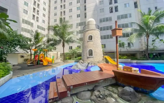 Warm And Comfy 2Br At Bassura City Apartment