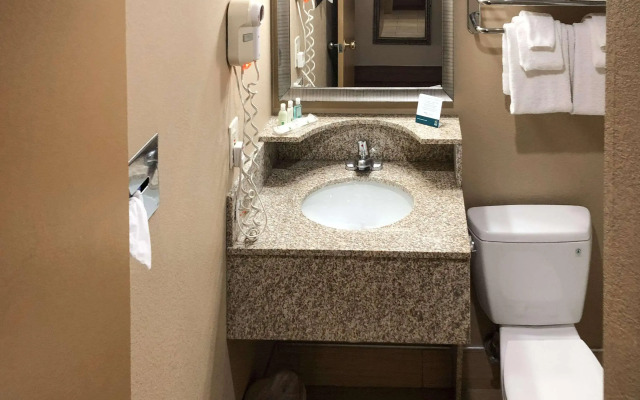 Quality Inn Near Joint Base Andrews - Washington Area