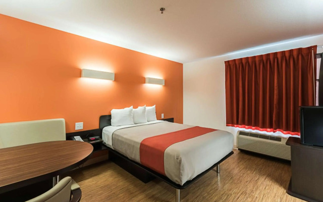 Motel 6 Moosomin, SK