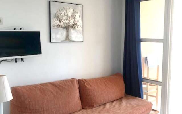 Studio In Saint Raphael With Pool Access And Enclosed Garden