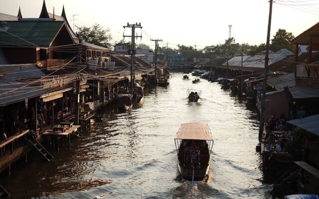 RoomQuest Amphawa Floating Market