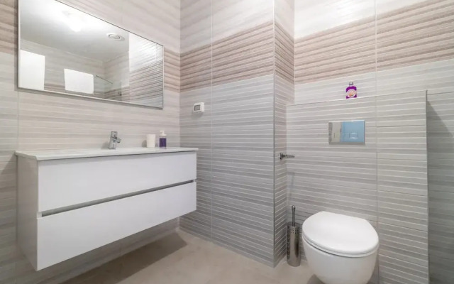 HolySuite J Tower