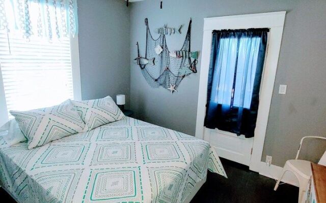 Seaglass 4 Bedroom Home by Redawning