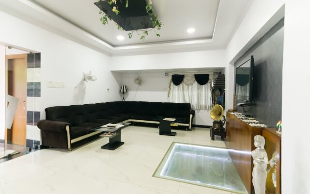 OYO 5131 The B&W Black & Wite Motel
