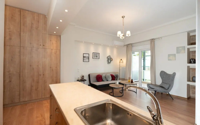 Contemporary Apartment made of Wood and Stone
