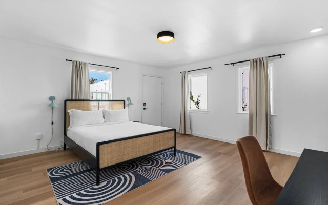 Aliza Hotel