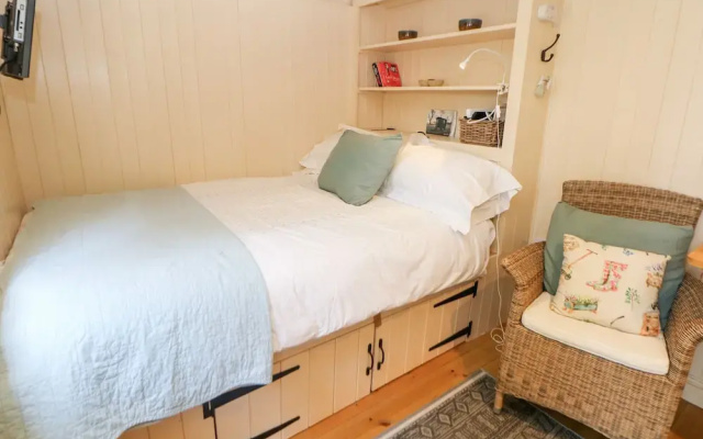 Shepherd's Hut