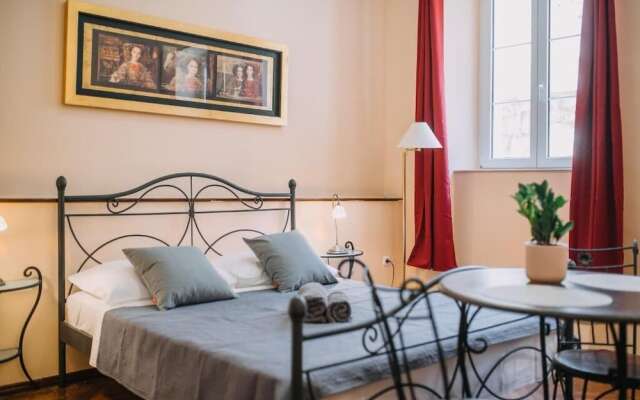 Amoret Apartments
