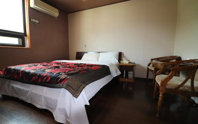 Soo-ryong Motel
