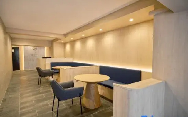 Uh Suite Namba Station