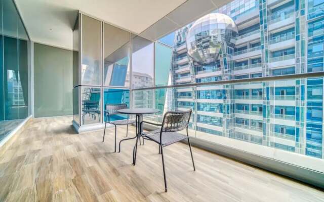 Stunning J-One Tower Studio