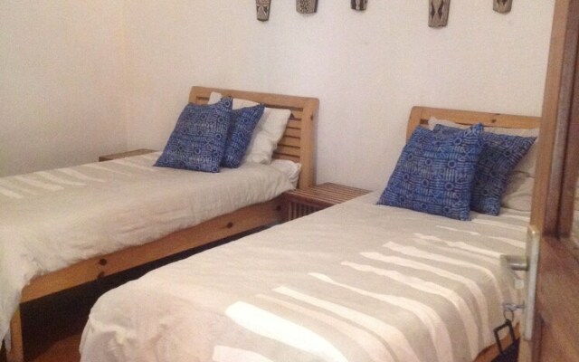 Livingstone Guest Farm - Hostel