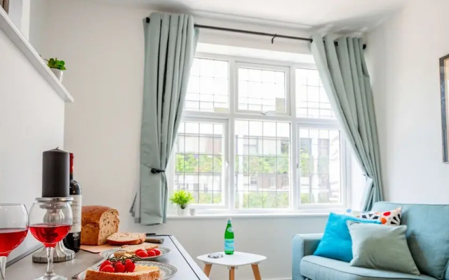 Host Stay Croydon Road Dwelling
