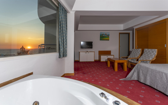 Seali̇ght Resort Hotel