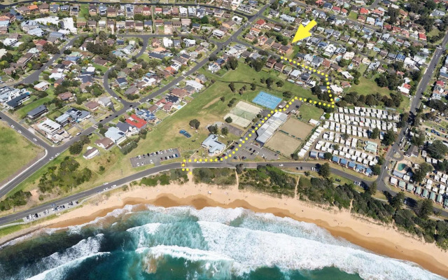 CLOUD NINE Gerringong 4pm Check Out Sundays except Peak season