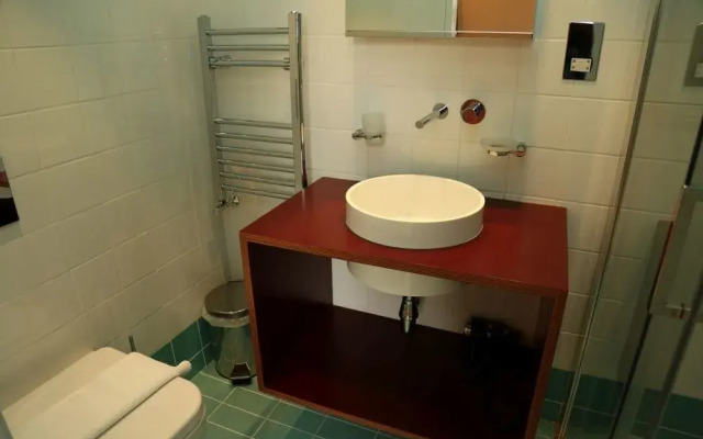 Paddington Rob-Roy Executive Suites