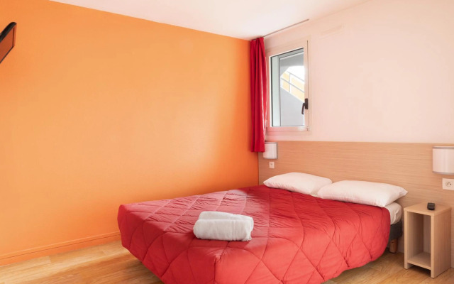 Première Classe La Ville-Du-Bois