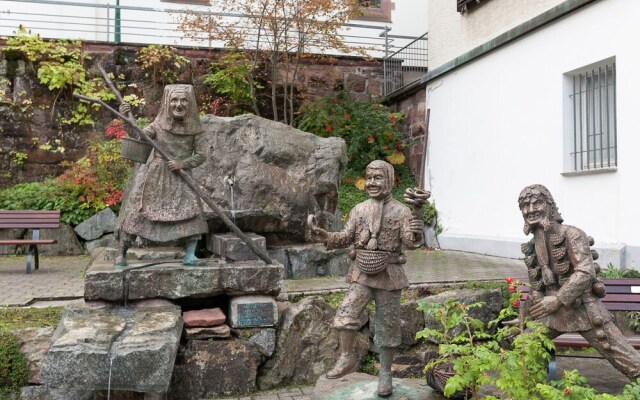 Luxurious Apartment in Lauterbach OT Fohrenbühl With Heating Facility