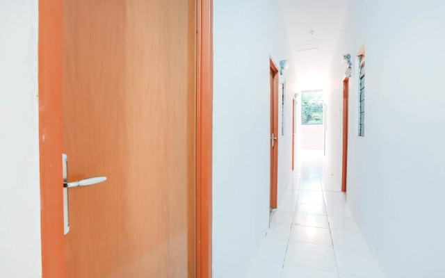 Super OYO 160 Lontar Residence