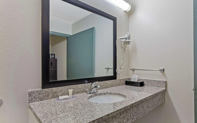 Clarion Pointe Kimball