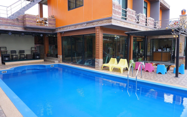 Phuruaboutique Hotel & Saunas