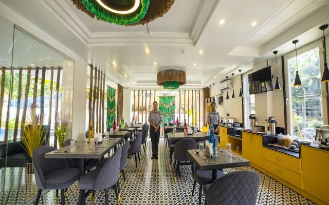 HUE GUH The Porto Candolim