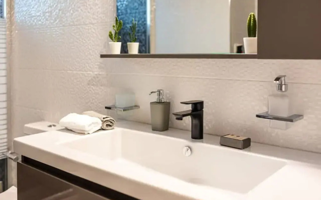 Avia Seaview Getaway - Konstantina s Hidden Haven
