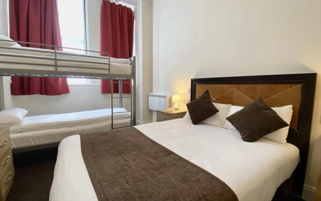 Russ Hill Hotel