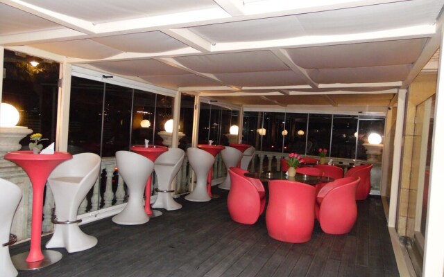 Portaluna Hotel & Resort By Reston
