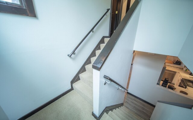 Tennis Townhomes 1323