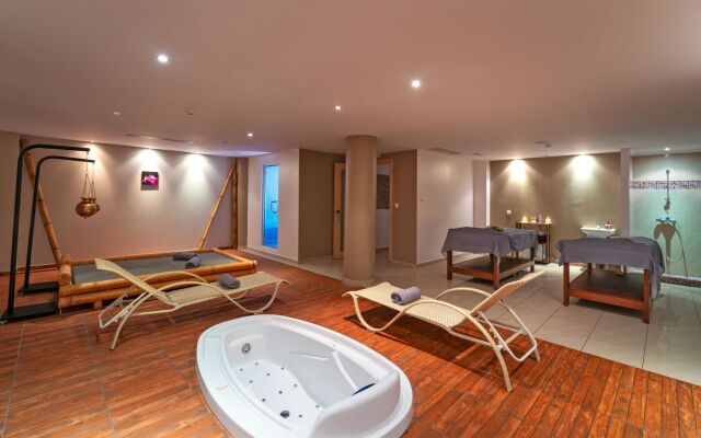 Kresten Royal Euphoria Resort