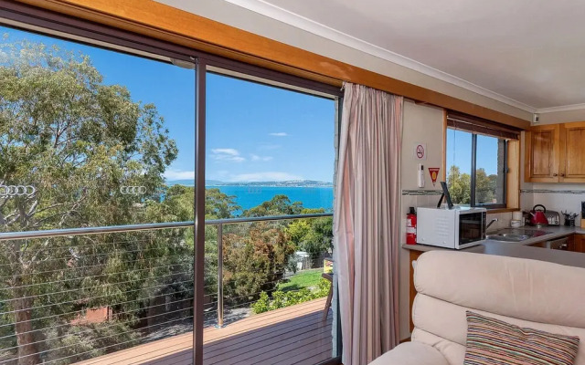 Relax Away - Family Get Away By The Sea