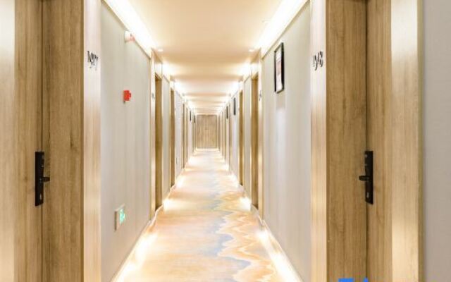 Vyluk.J Hotel (Jinan Mixc store)