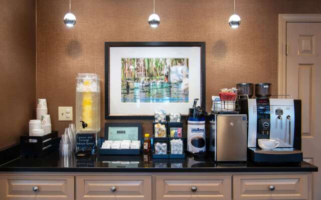 Port Inn and Suites Portsmouth, Ascend Hotel Collection