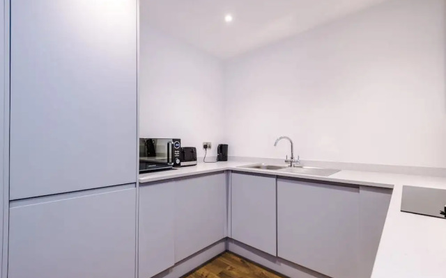 Impeccable 2-bed Apartment in Salford