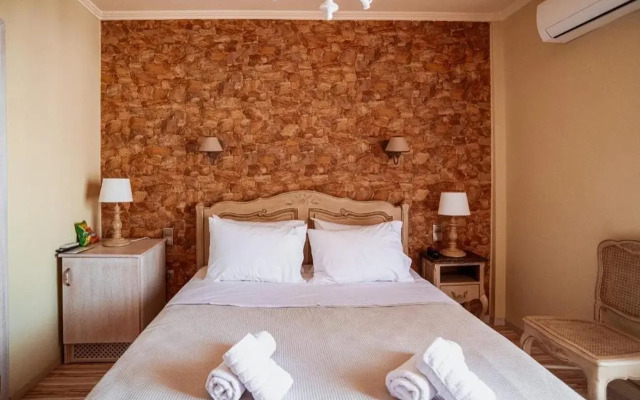 Lighthouse Hotel