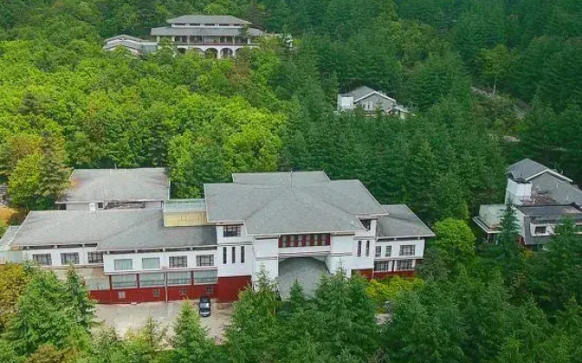Shennong Hotel