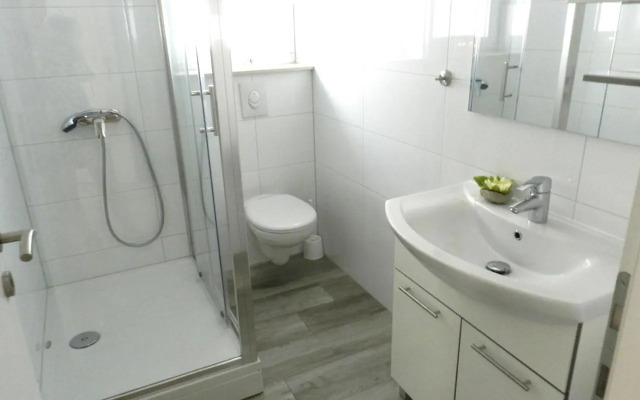 Apartments with a parking space Baska Voda, Makarska - 15214