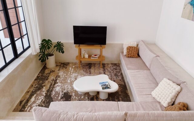 Splendid Villa Eden White Canggu Pool & 2 Bd