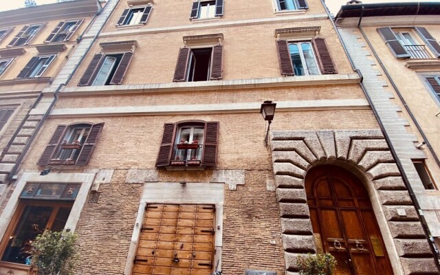 A Prince in Rome Elegant Navona Terrace Apartment