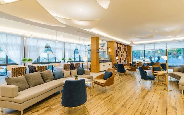 Atour Hotel Zhenjiang Railway Station Nanxu Avenue