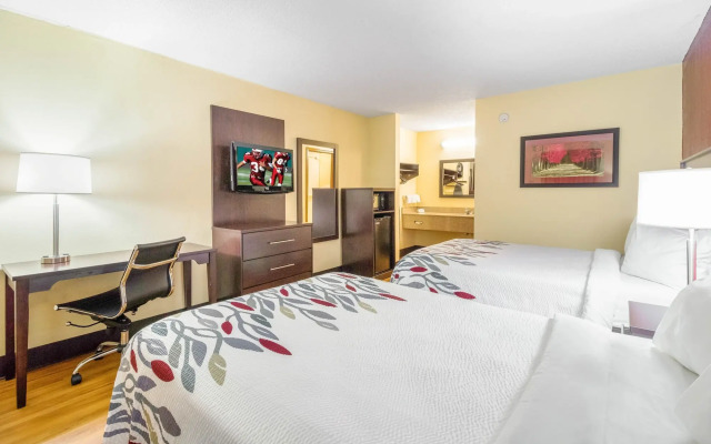 Red Roof Inn Clarksville