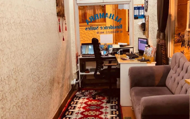 Alhambra Apart Hotel