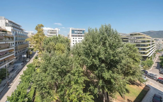 Central 3BR Apartment Next to Panormou Metro!
