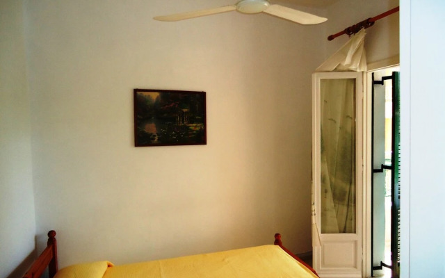 Almyra Apartments & Studios