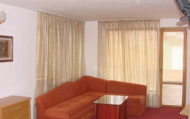 Golden Fish Family Hotel