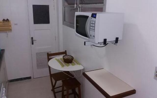 Apto 1 dorm. Guarujá - Pitangueiras - perto da praia