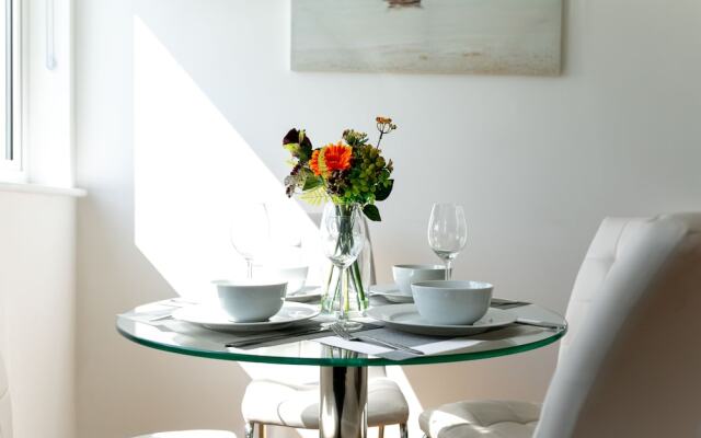 Skyvillion Tower Points - Tower Point Lovely apartment in Enfield London