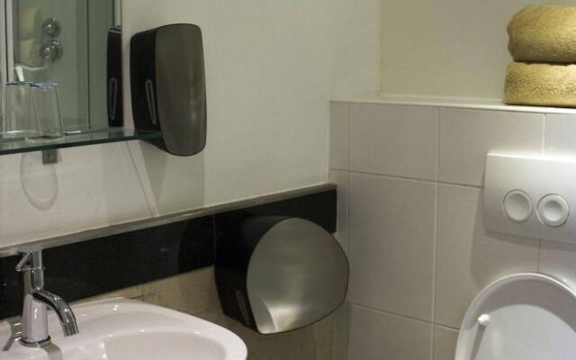 Floris Hotel